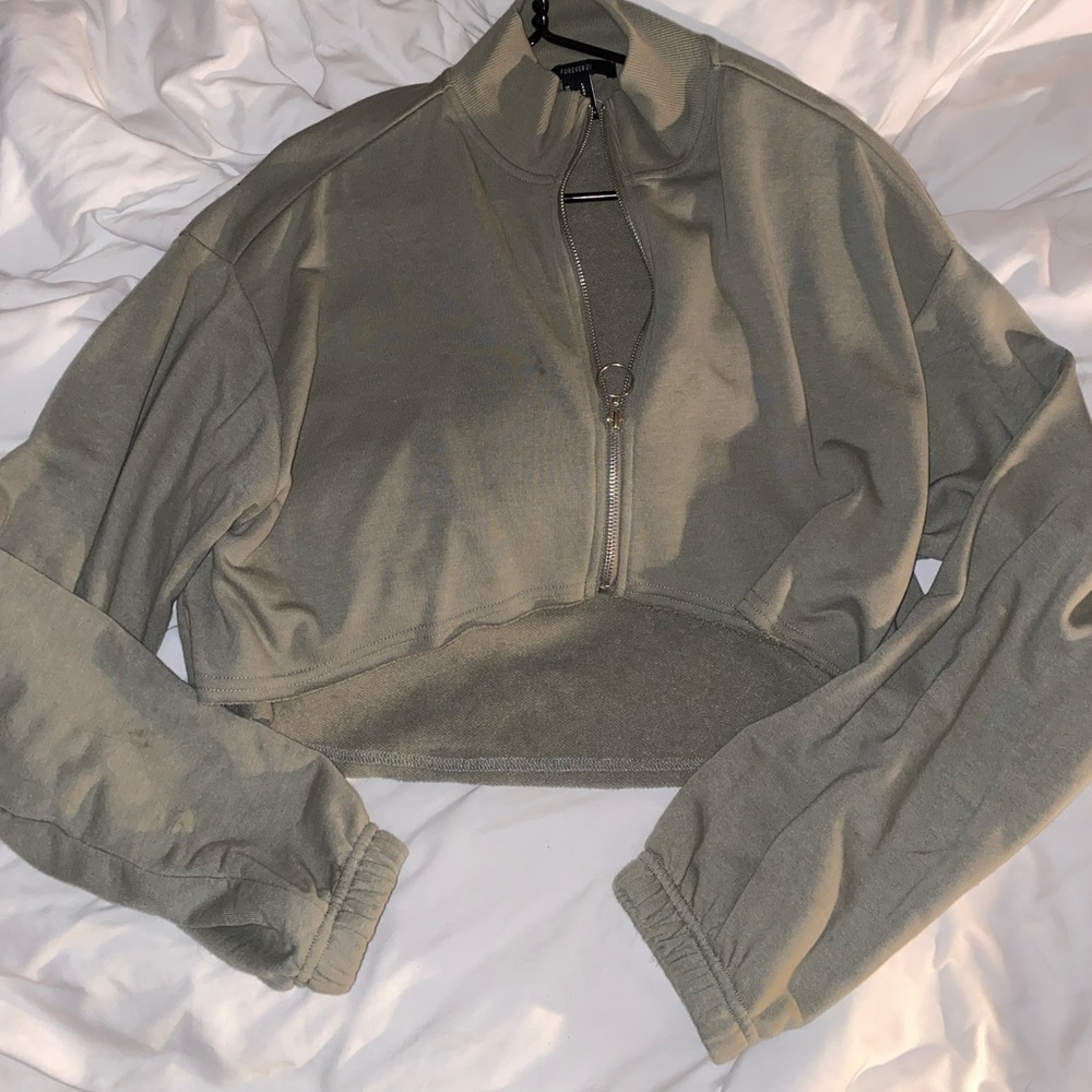 Olive green cropped sweater w zipper
